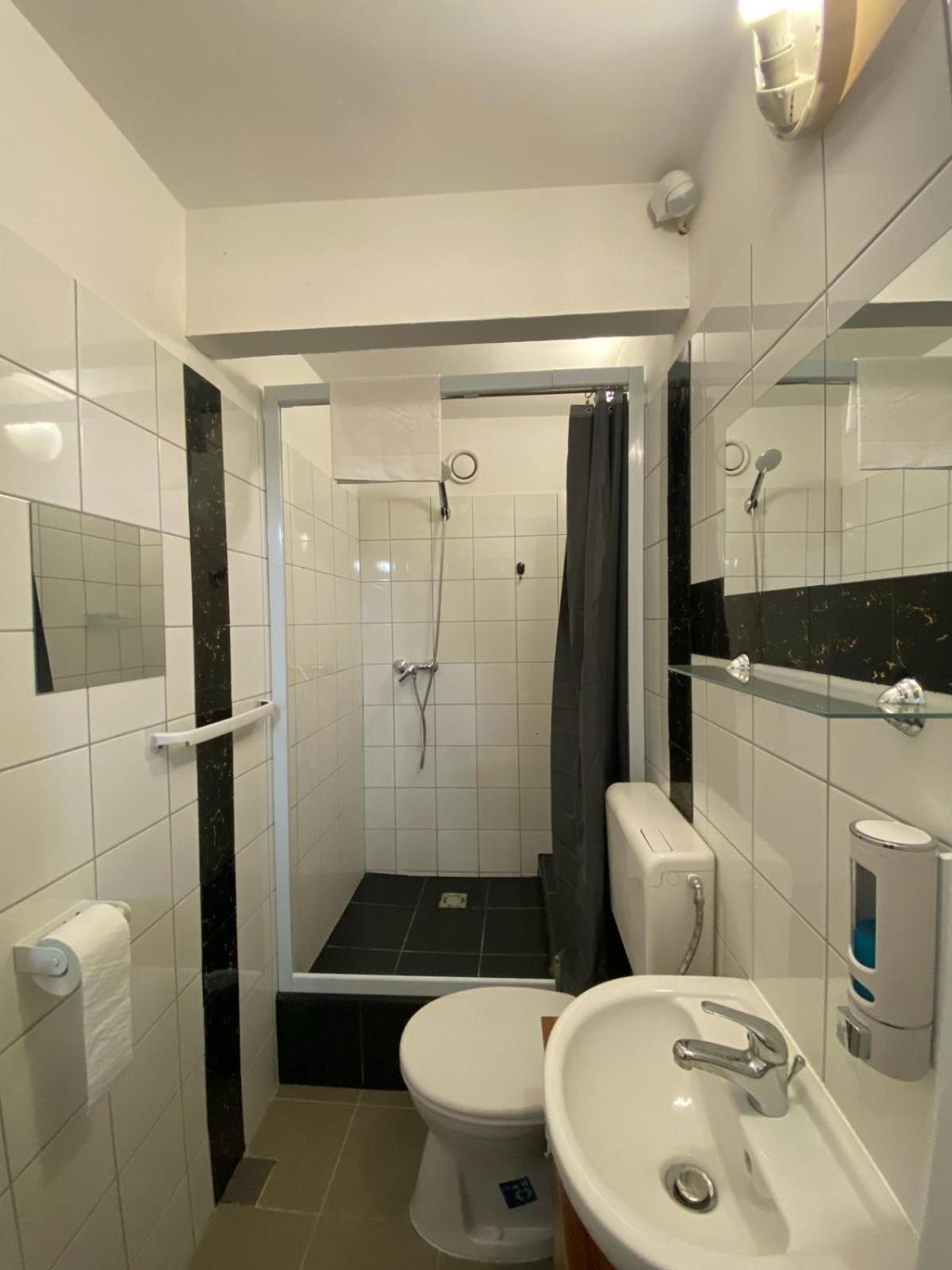 Apartment Rest In Allaga Budapest